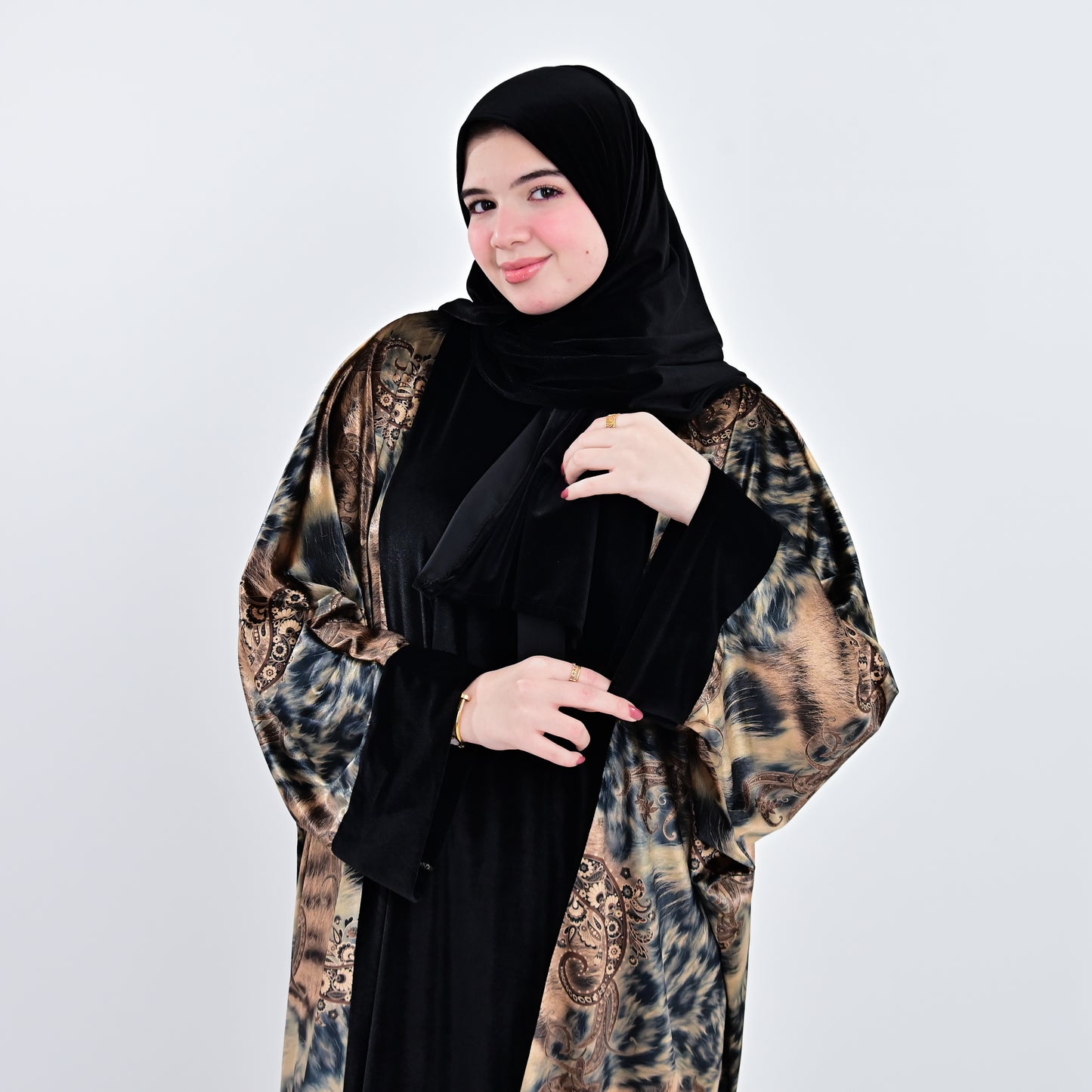 اسدال بتصميم تايجر - أنيقة وفاخرة