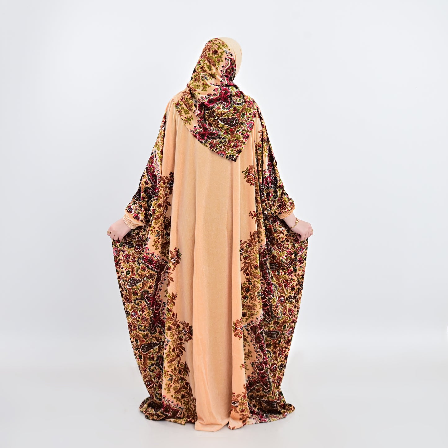 اسدال فاخرة بنقوشات ورود - تصميم كلاسيكي أنيق